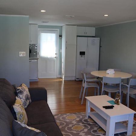Seaside Serenity, Just A Block /0.1 Mile Away From The Beach Yarmouth Port Buitenkant foto