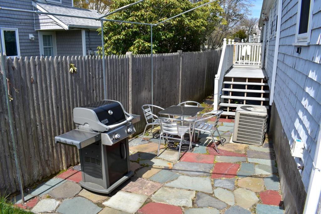 Seaside Serenity, Just A Block /0.1 Mile Away From The Beach Yarmouth Port Buitenkant foto