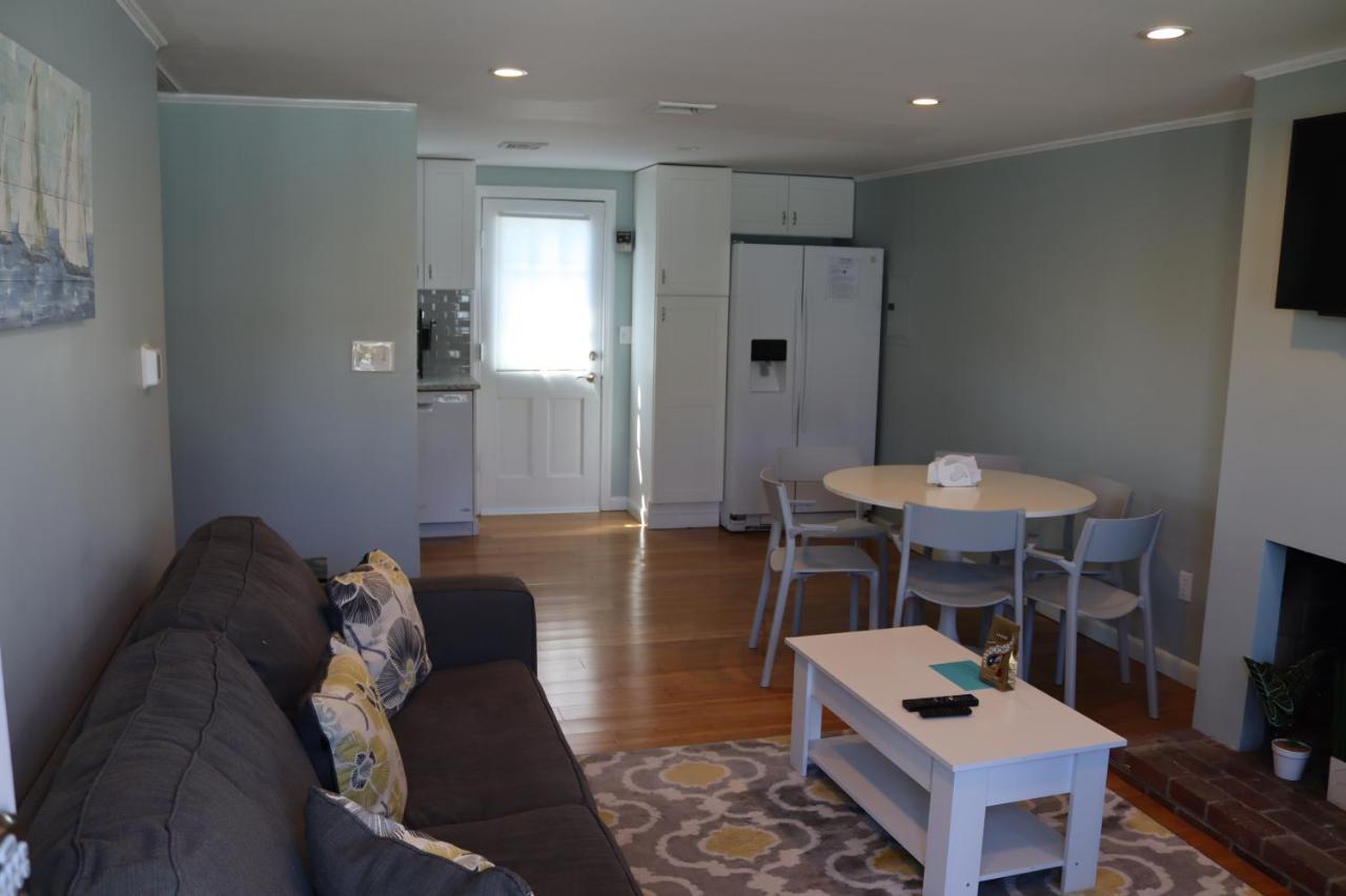 Seaside Serenity, Just A Block /0.1 Mile Away From The Beach Yarmouth Port Buitenkant foto