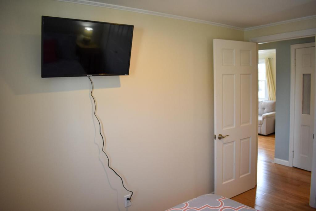 Seaside Serenity, Just A Block /0.1 Mile Away From The Beach Yarmouth Port Buitenkant foto