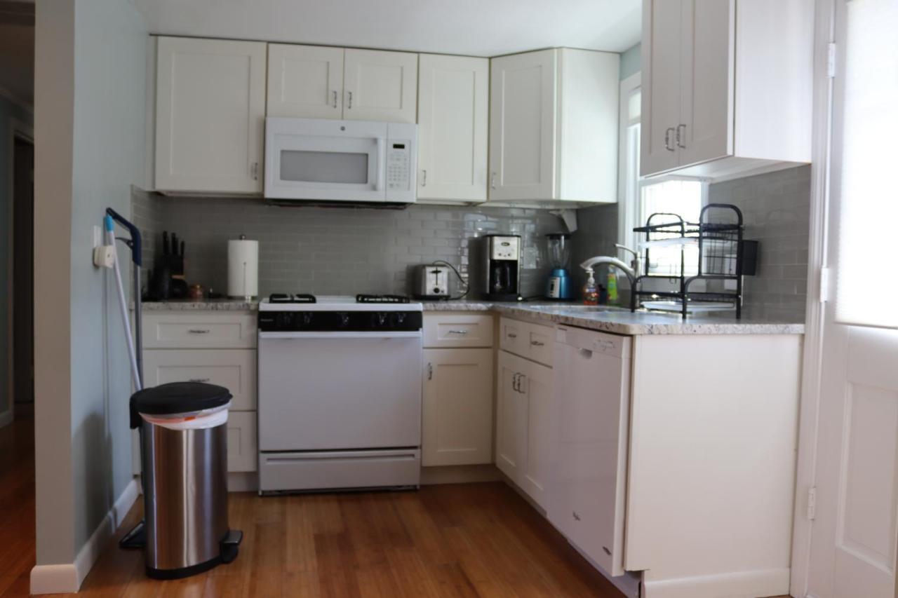 Seaside Serenity, Just A Block /0.1 Mile Away From The Beach Yarmouth Port Buitenkant foto
