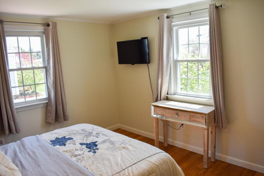 Seaside Serenity, Just A Block /0.1 Mile Away From The Beach Yarmouth Port Buitenkant foto